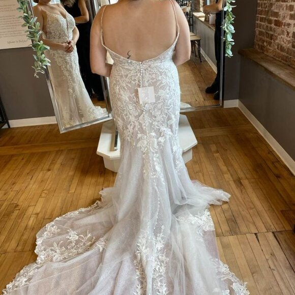 essence of australia Dresses & Skirts - Wedding Dress- Essence of Australia size 20